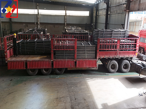 現澆防撞墻模具 現澆防撞墻模具